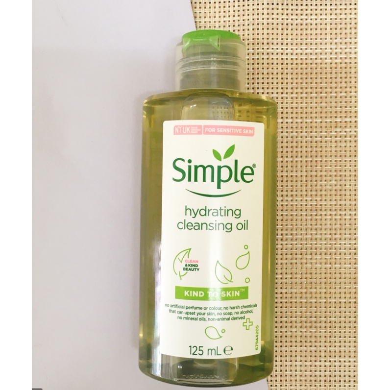 Dầu tẩy trang Simple Kind To Skin Hydrating Cleansing Oil 125ml (Mẫu Mới)