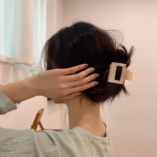 Kẹp tóc style Hàn Quốc vuông