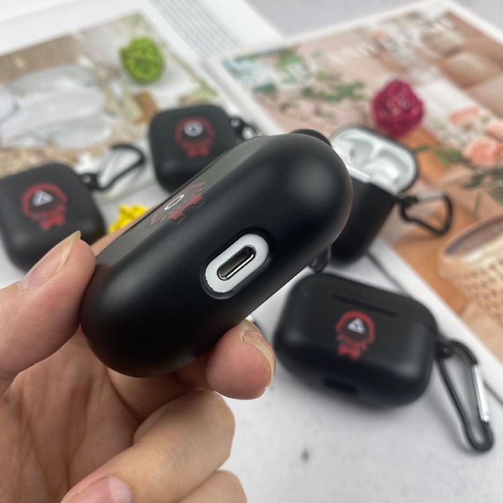 [Squid Game] Case Airpods 1/2/Pro, Vỏ ốp case bảo vệ bao đựng tai nghe không dây bluetooth hình Squids Game - Mã TZAP340