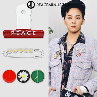 Huy hiệu cài áo kim băng hoa cúc PEACEMINUSONE chính hãng