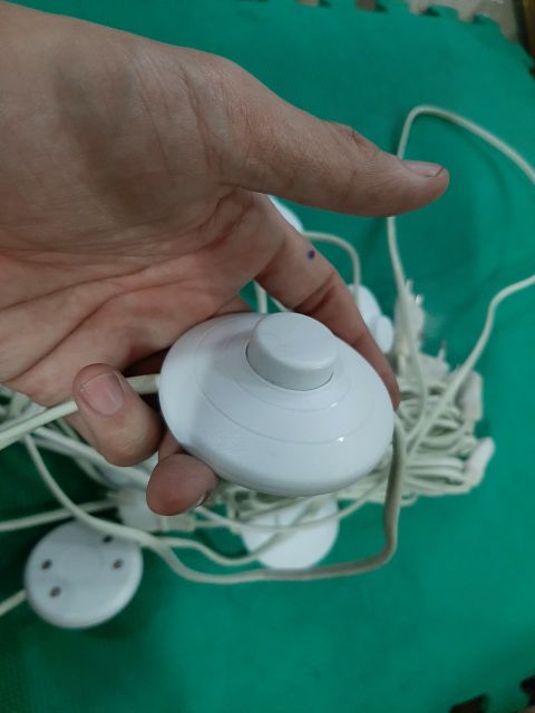 Dây tín hiệu , Dây nguồn có công tắc giữa 1m5 và 4 mét chịu tải 1kva hàng rã máy.