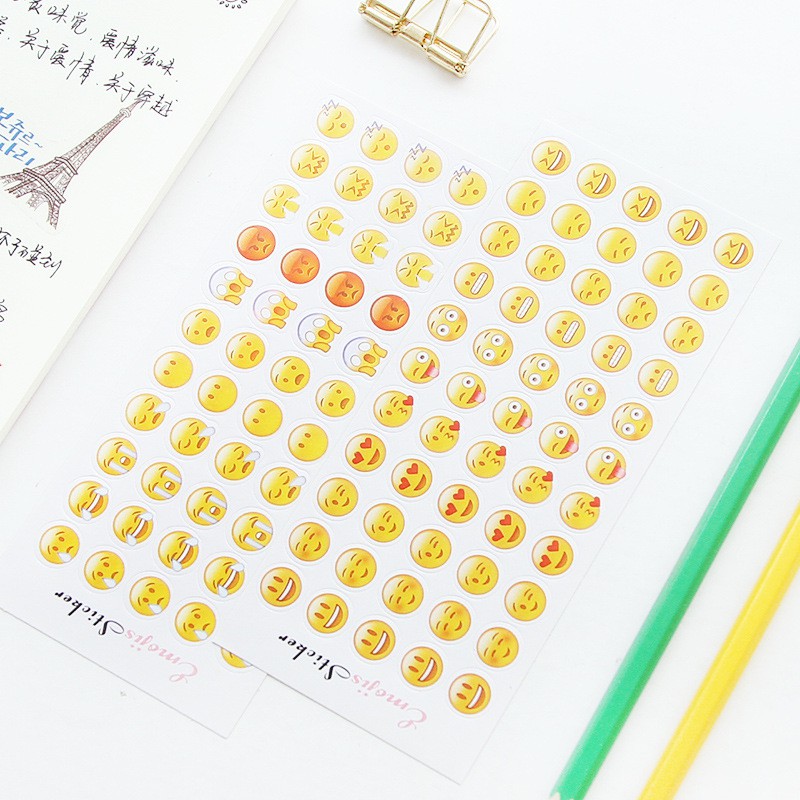 Set 12 Tấm Hình Dán Mặt Cười Dễ Thương