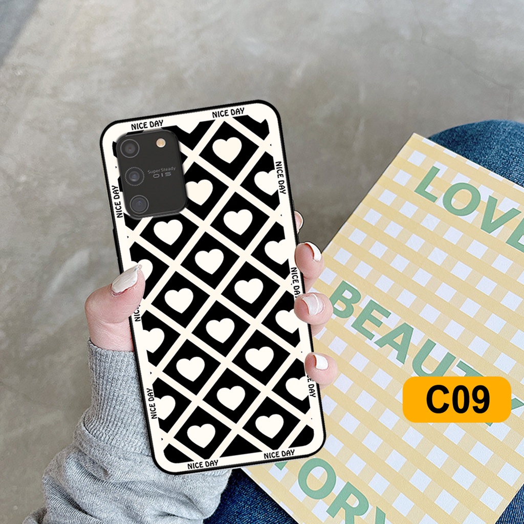 Ốp lưng Samsung S10 Lite in hoạ tiết caro trái tim đen trắng, gấu bear cute đáng yêu