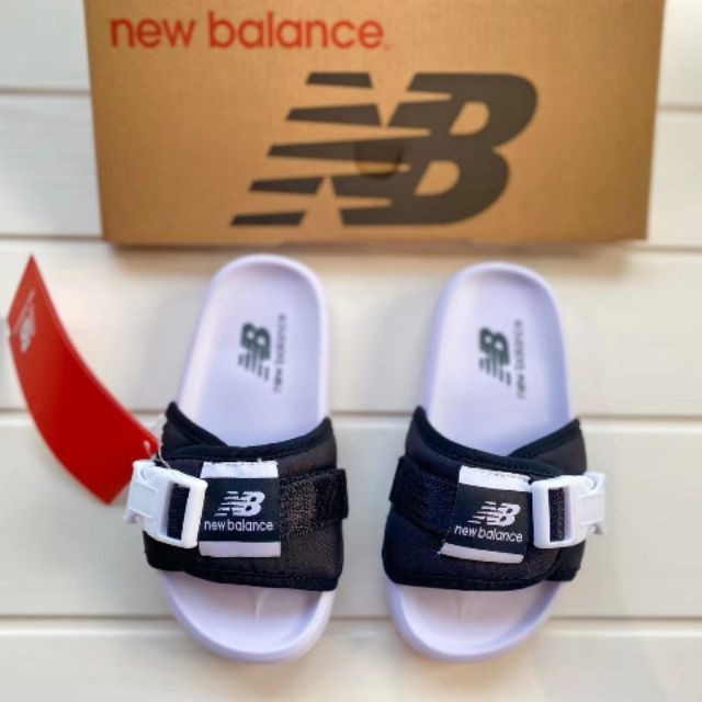 Giày xuất cho bé