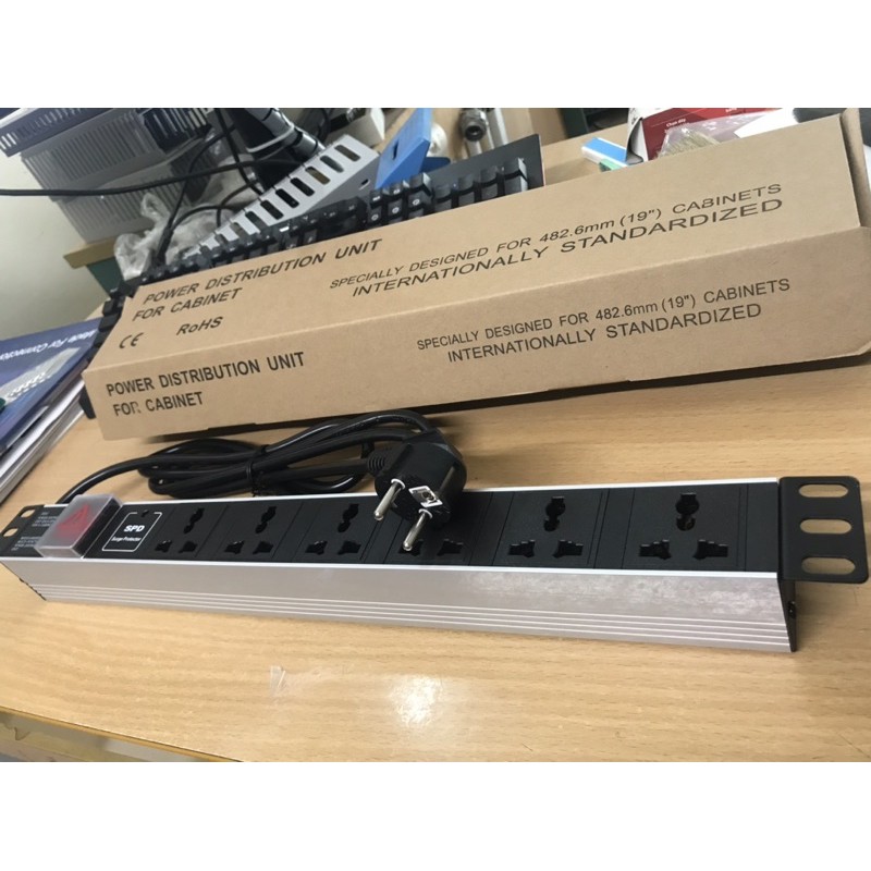 Thanh nguồn PDU đa năng