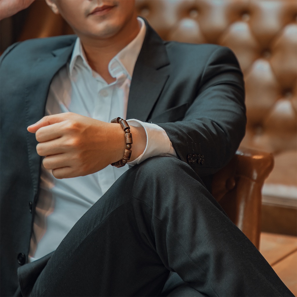 Vòng tay trầm hương nam hạt trúc 10mm mix tròn tự nhiên cao cấp phong thủy Udum quà biếu tặng sang trọng.