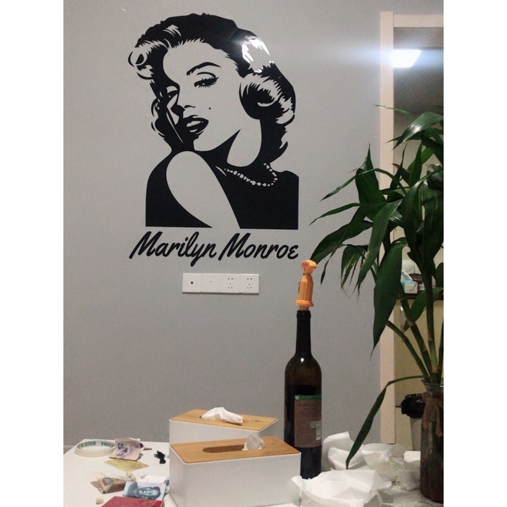 Tranh dán tường mica 3d decor khổ lớn ca sĩ Marilyn Monroe Nhiều Size - EPeBen