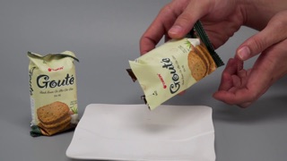 Bánh Goute Cafe Cốt Dừa 284g