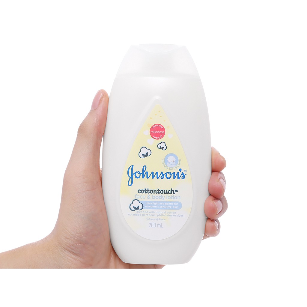 Lotion dưỡng ẩm Johnson's Baby 200ml giúp da bé mềm mại và mịn màng