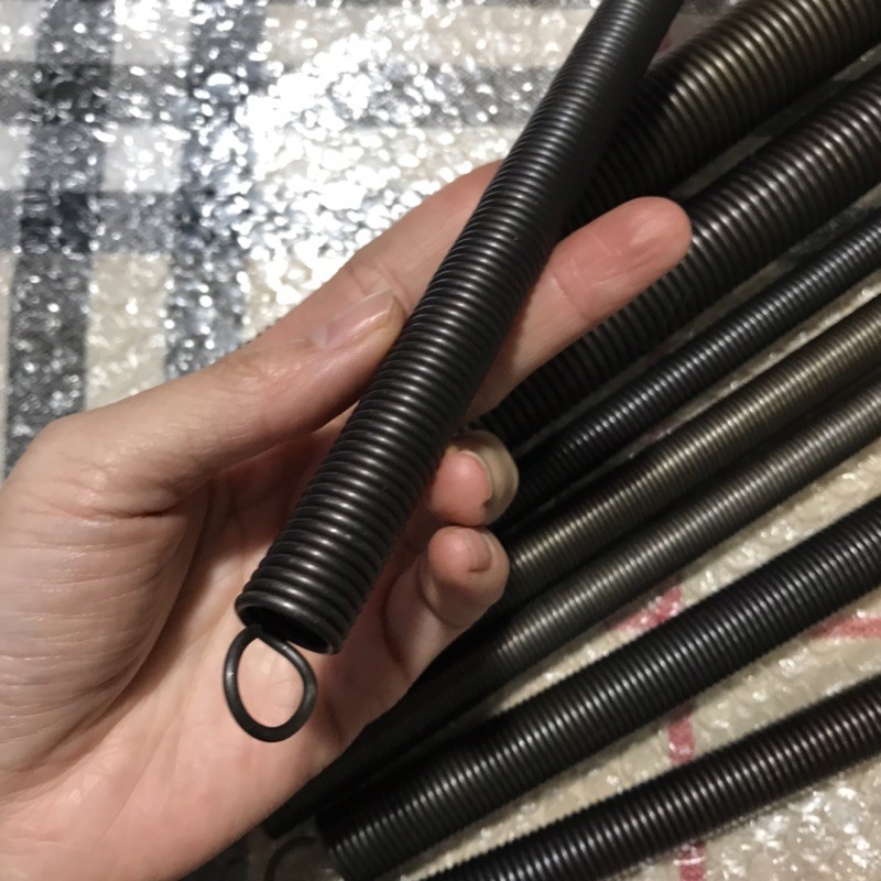 1 cá lò xo phi 16 dài 300mm