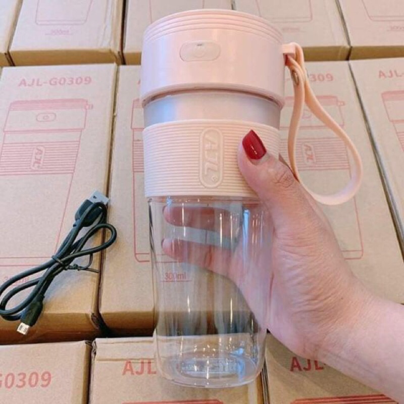 Máy xay sinh tố cầm tay chạy bằng pin