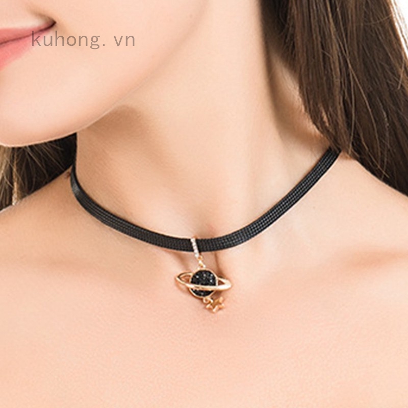 Vòng cổ bằng da có mặt hình hành tinh thời trang