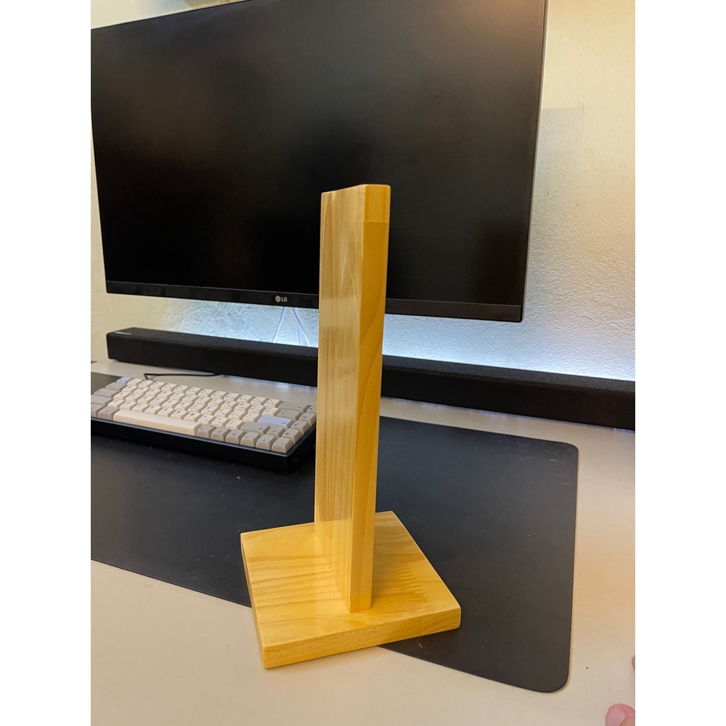 Giá treo tai nghe chất liệu gỗ thông tự nhiên / Headphone Stand chụp tai thân gỗ