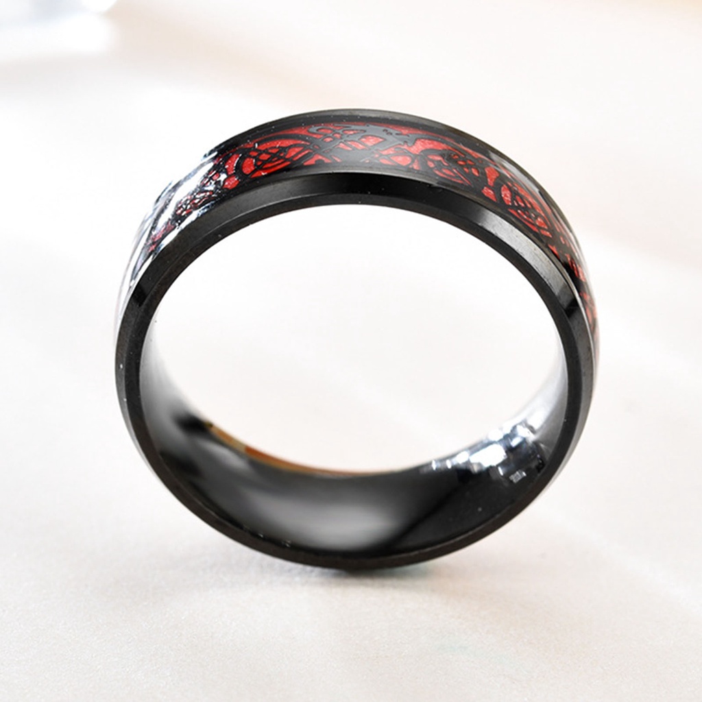 Nhẫn chạm khắc họa tiết rồng tinh tế