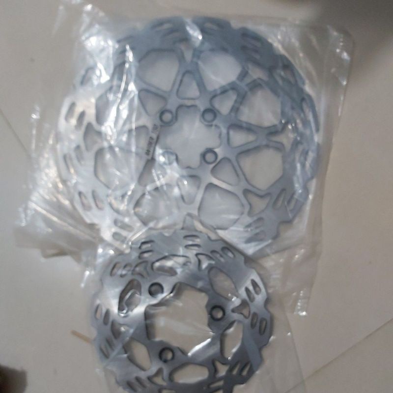 cặp đĩa thắng raider fi / satria fi lắp bánh căm đùm 4 lỗ