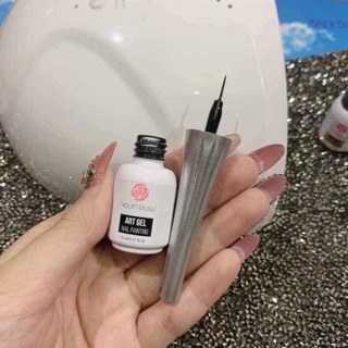 Gel vẽ nét hoa hồng đen trắng