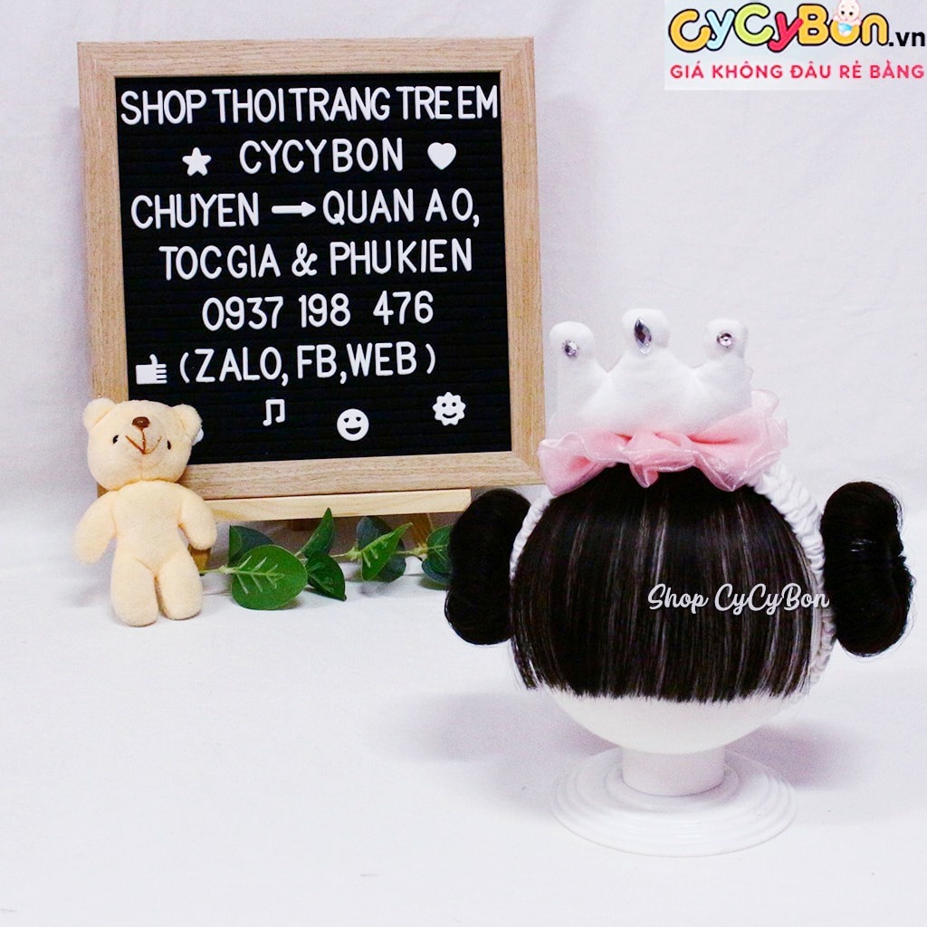 Băng Đô Turban Tóc Giả Cho Bé Gái Kèm Tóc Mái + Búi - Họa Tiết Vương Miện Trắng Chấm Bi Siêu Xinh !