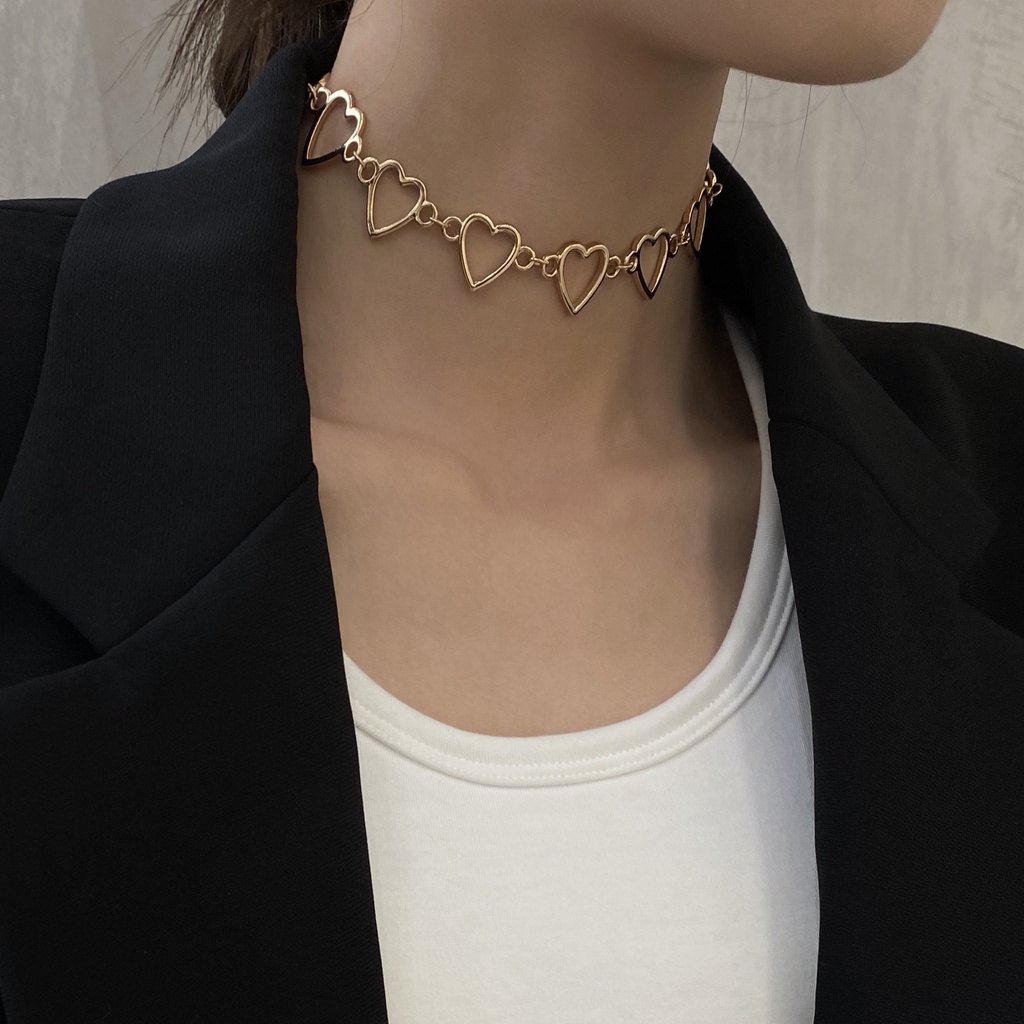 Vòng cổ choker AY mạ vàng mặt trái tim chạm khắc tinh tế sang trọng