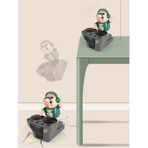 (Nowship HCM) Chú heo chơi DJ siêu dễ thương năng động nhảy theo nhạc và đèn cho bé