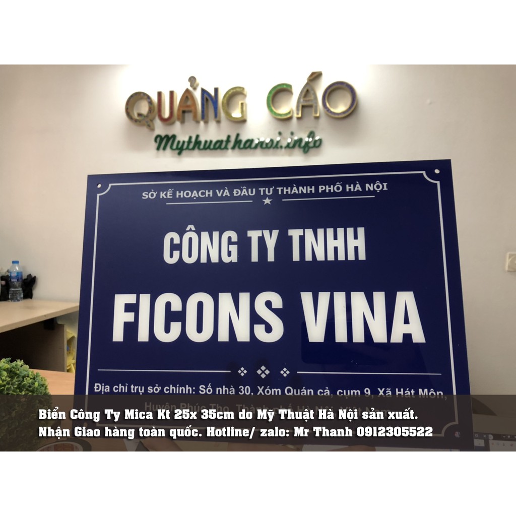 Biển Công ty bằng mica KT 25 x 35cm Vàng Bạc Sáng Bóng Mythuathanoi.info