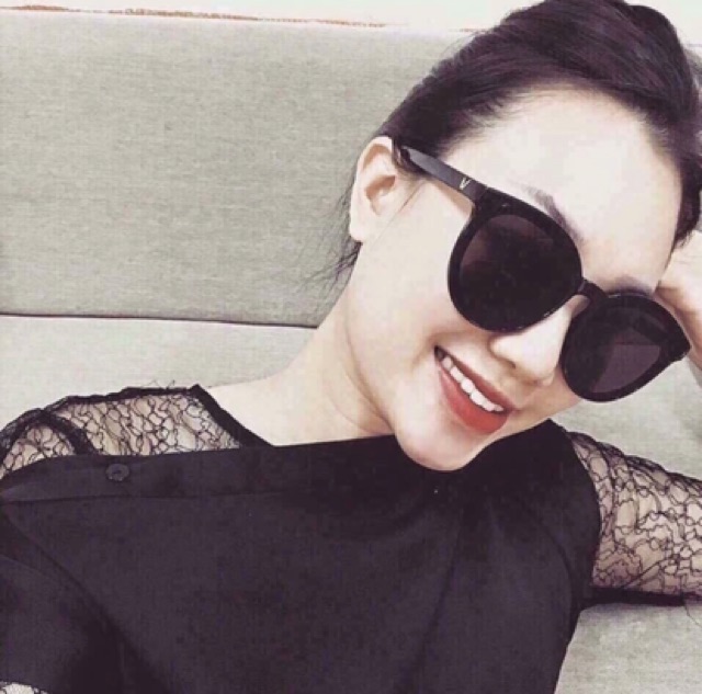 Mắt kính mát thời trang màu đen sang chảnh | BigBuy360 - bigbuy360.vn