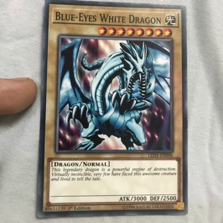 Là bài thẻ bài Yu-Gi-OH: blue-eyes white dragon TCG UK