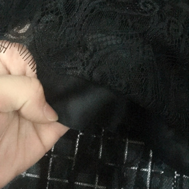 Chân váy ren lưng thun có lót