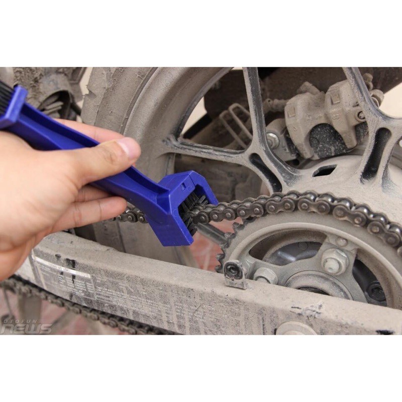 Bộ đôi chai xịt tẩy rửa sên xích và chổi rửa sên xích chuyên dụng (450ml)