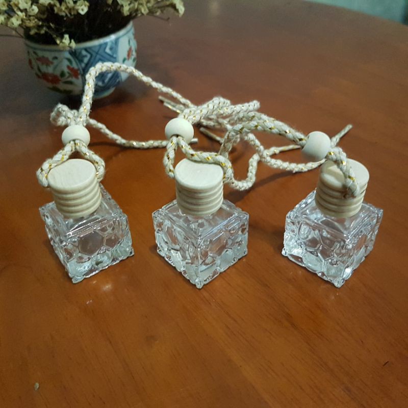 Vỏ chai chiết tinh dầu treo xe 10ml - Chai treo xe