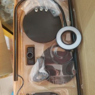 Giá đỡ , kệ để míc hát