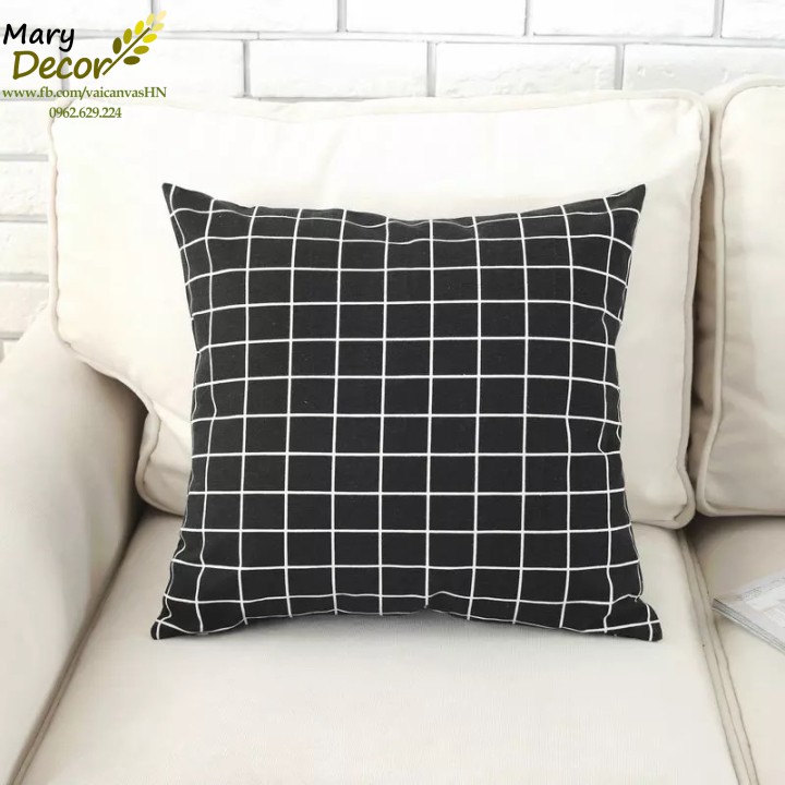 Gối tựa sofa Mary Decor - họa tiết Caro đen G-A02