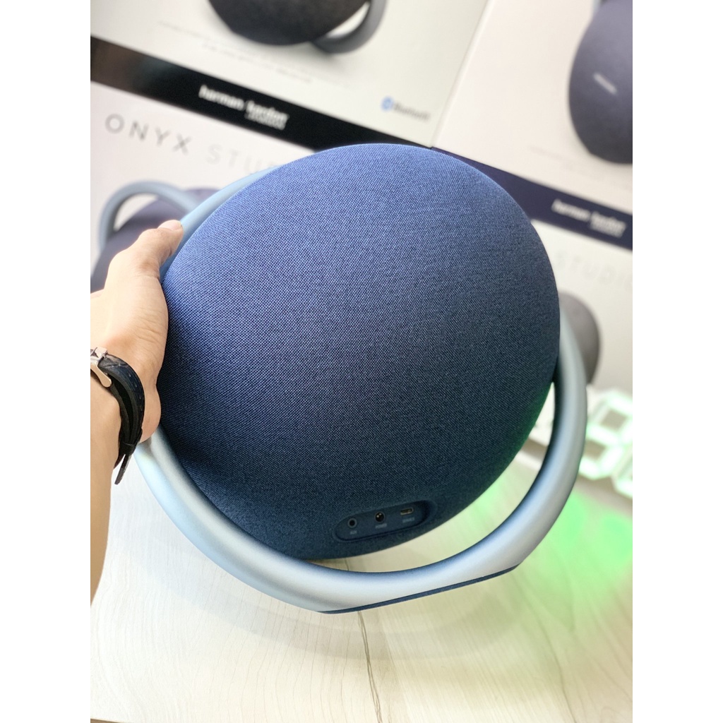 Loa Harman Kardon Onyx Studio 7 chính hãng , micro karaoke chuyên nghiệp
