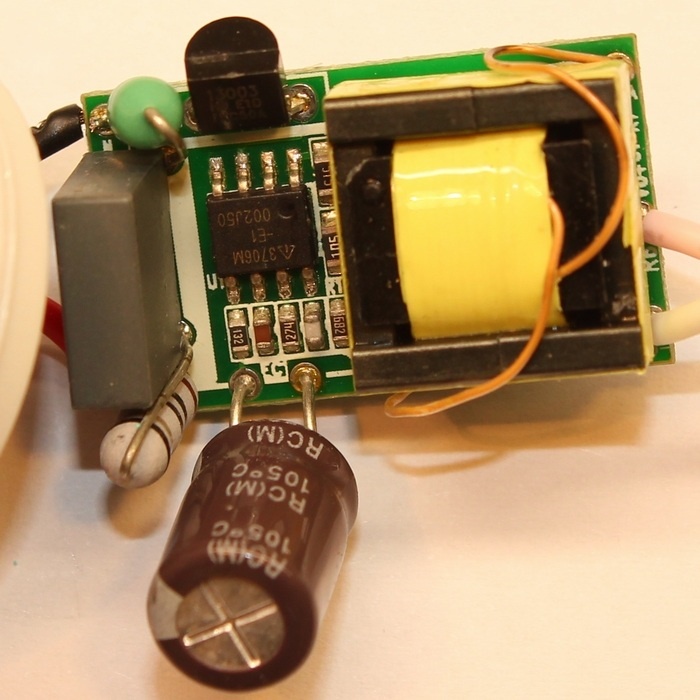 AP3706M IC Dao Động Nguồn Xung