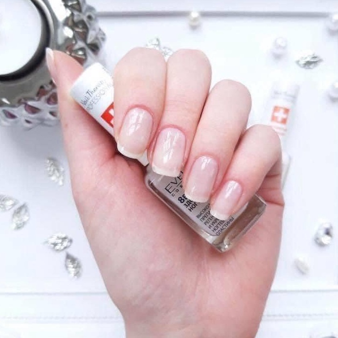 Dưỡng Móng Tay Eveline 8in1 Phục Hồi Và Dưỡng Cho Móng Tay Giảm Hư Tổn - Lọ 12ml