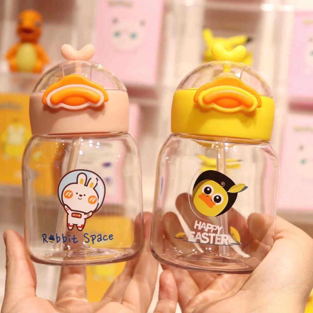Bình nước có hình nhỏ gọn dễ thương có ống hút