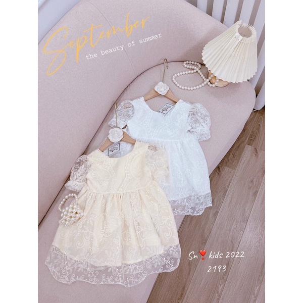 Váy ren trắng kem sn bé gái