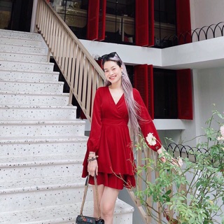JUMPSUIT TẦNG ĐỎ CỔ V