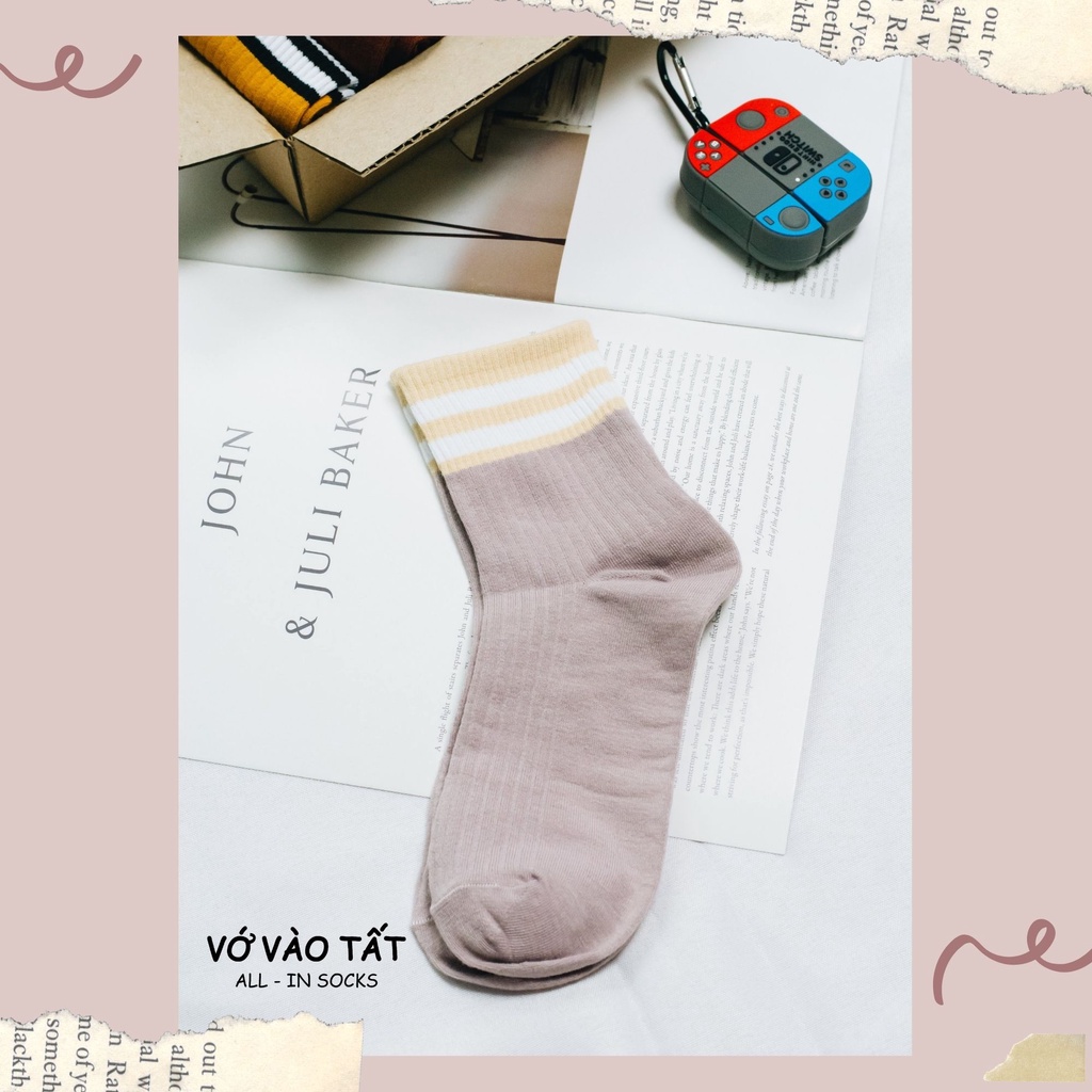 TẤT VỚ NỮ CỔ TRUNG SỌC THỂ THAO 2 MÀU