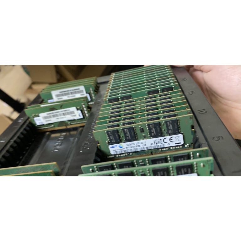 Ram  8GB DDR4 bus  2400 Samsung