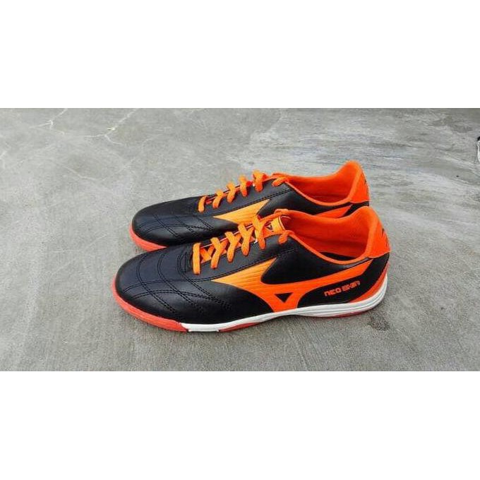 MIZUNO Giày List Orange Futsal Màu Đen Kiểu Dáng Trẻ Trung Năng Động