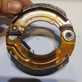Bố Thắng  sau xe đạp điện