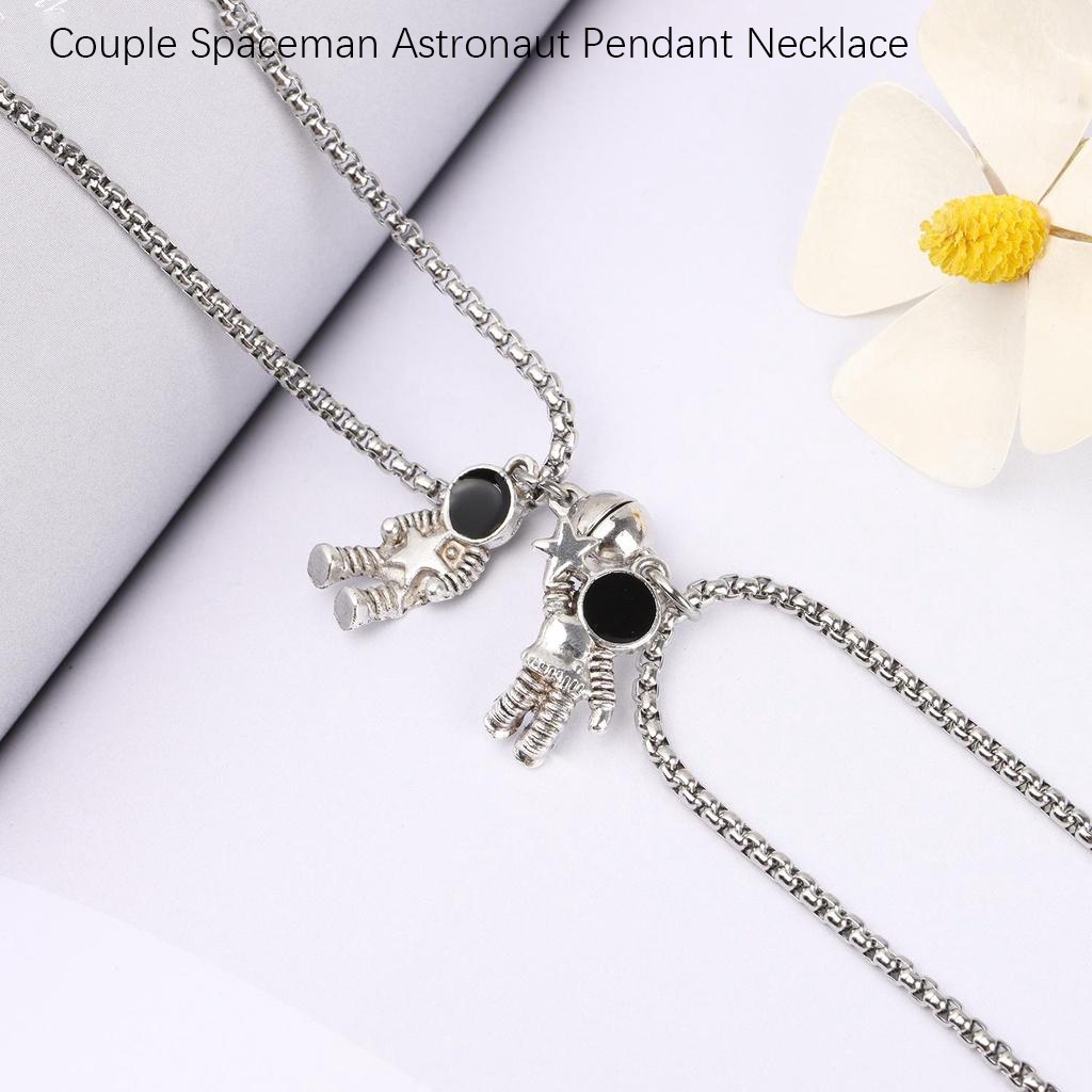 Set 1/2 Vòng cổ Mặt Nam Châm Hình Phi Hành Gia Cho Cặp Đôi