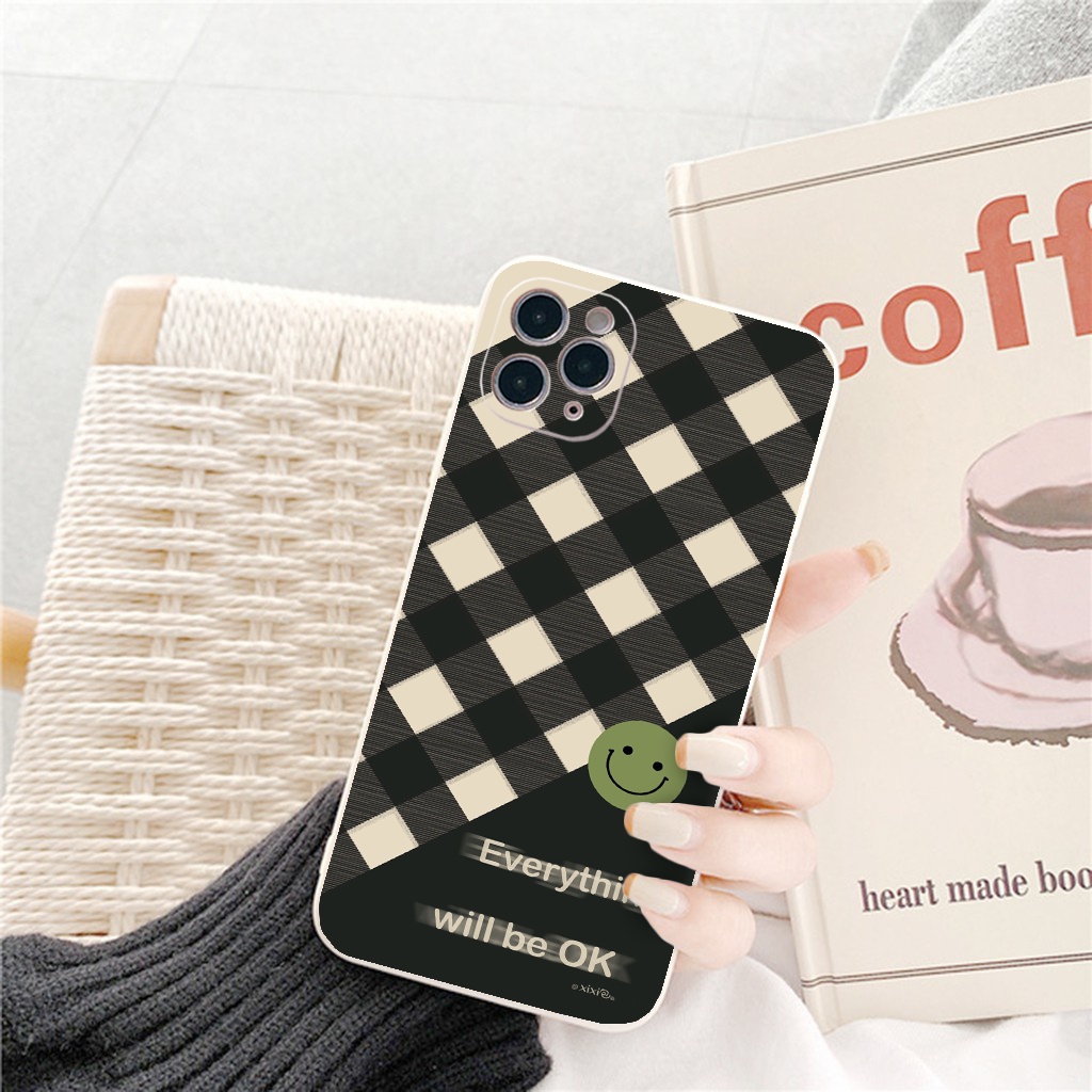 Ốp bảo vệ camera kẻ caro đen mặt cười Everithing will be ok cho 6/6+/7/7+/8/8+/X/Xs/Xsm/11/11PM/12/12pro/13/13promax