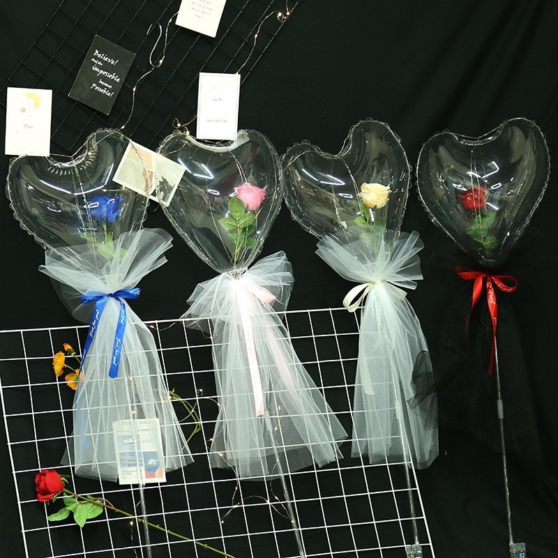 Bong bóng trong suốt hình trái tim kèm hoa hồng giả và dây đèn led trang trí tiệc cưới/làm quà tặng tiện dụng