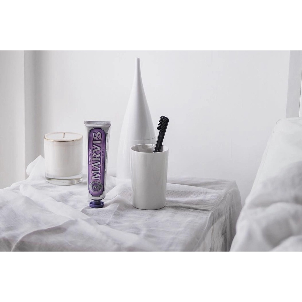 Kem Đánh Răng Marvis cao cấp của Ý giúp sáng răng sạch mảng bám với 7 mùi hương cực kì lôi cuốn 85ml