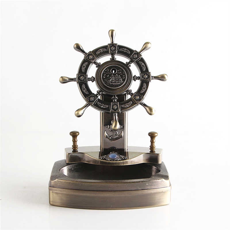 Gạt tàn thuốc lá hình bánh lái tày thủy, kim loại mạ đồng cao cấp