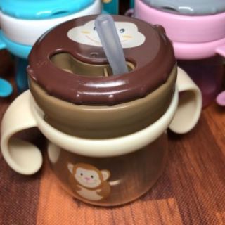 Bình tập uống nắp xoay Attoon có tay cầm 240ml