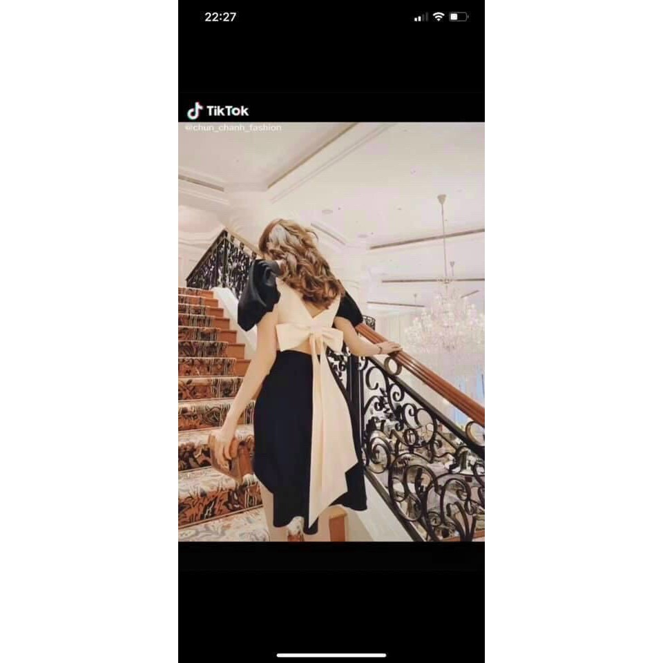 Đầm nữ dáng xòe cổ vuông phối nơ sau lưng