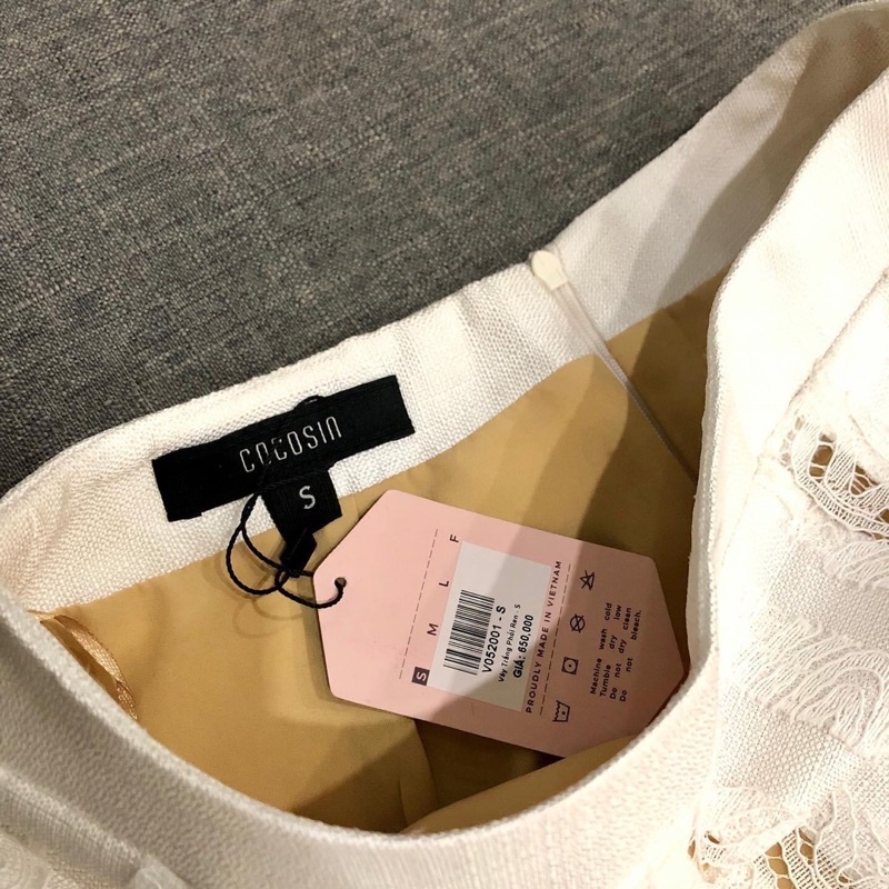 Chân váy trắng phối ren COCOSIN