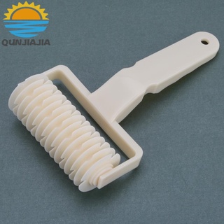 Dụng cụ lăn cắt bột tạo hình lưới cho bánh